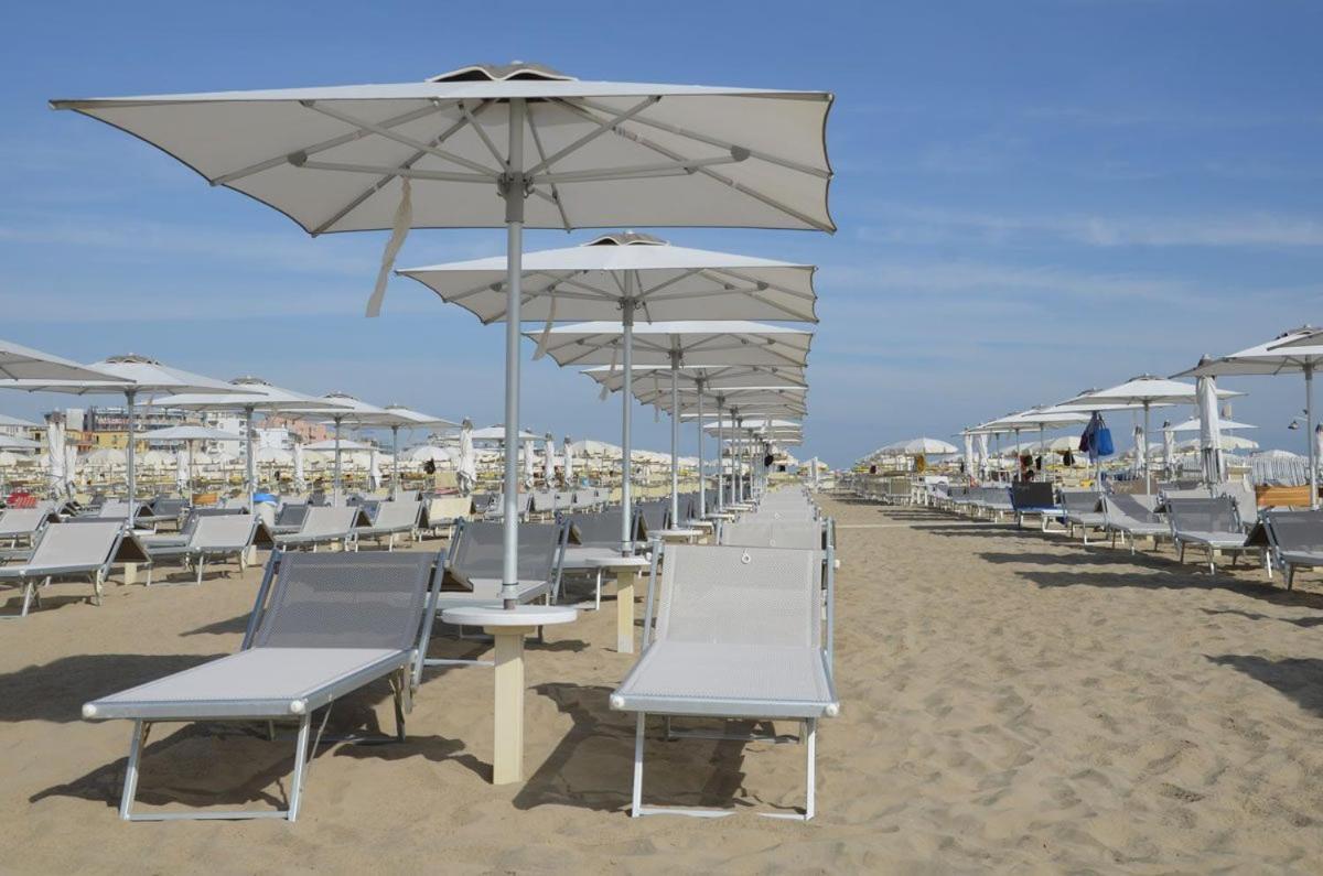 Monolocale Ombrellone Incluso Lejlighed Lignano Sabbiadoro Eksteriør billede